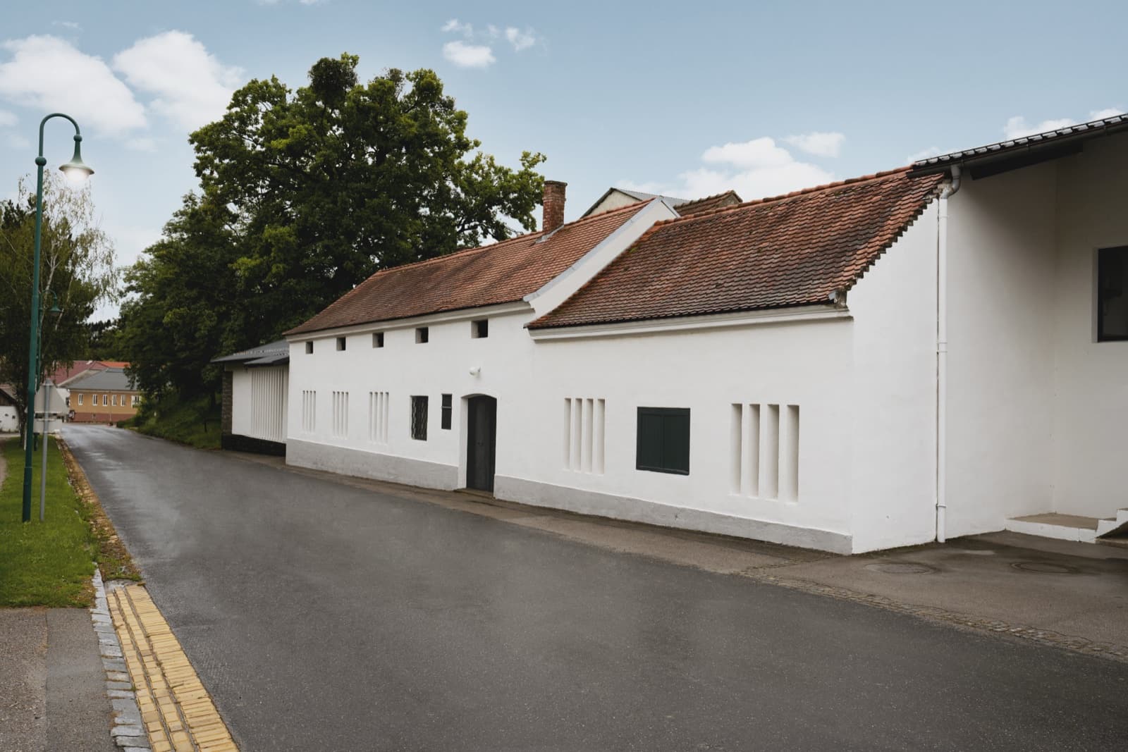 Kellergebäude Weingut Sutter