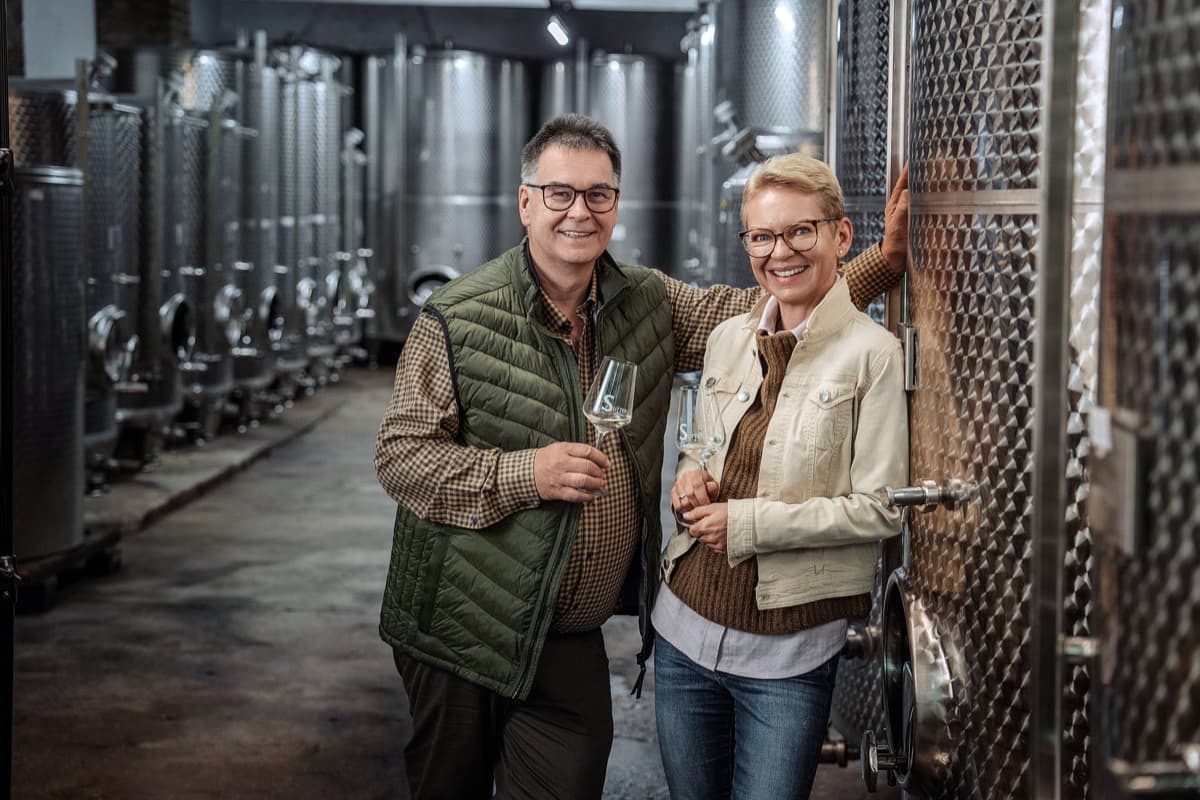 Vinaria Weinguide 2023/24 — 3 Kronen